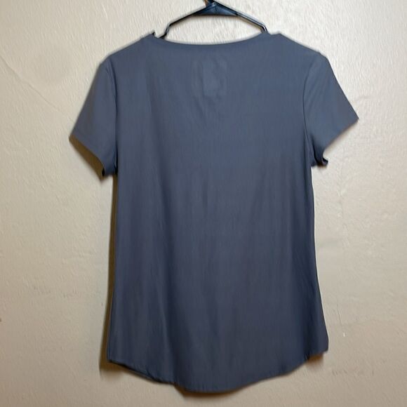 No Boundaries women's M(7-9) t-shirt gray "Heart" on front v-neck short sleeve - Picture 7 of 11